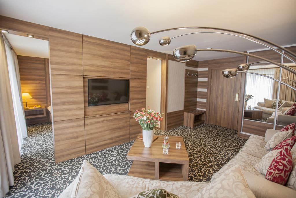 Kormoran Medispa Rowy  Rum bild